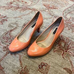 Alex Marie, Ella 3” heel pump. Fun Coral sherbet colored shoe. Size 6